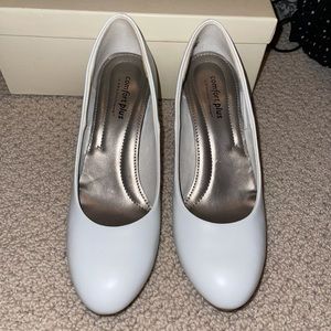 Payless ComfortPlus White Pumps (EUC)